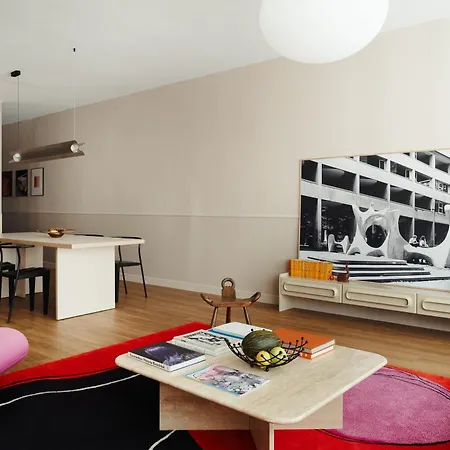 Edgar Marais - Temple Aparthotel 4*