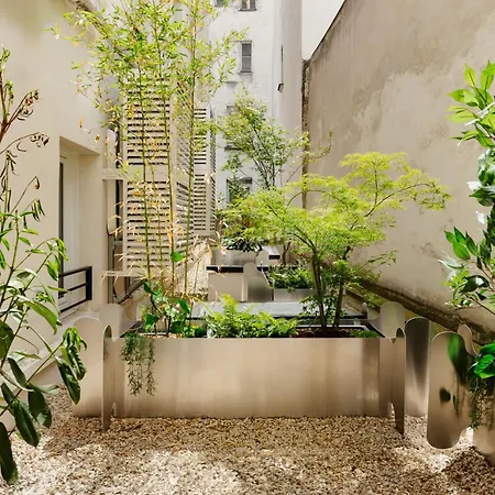 Edgar Marais - Temple Aparthotel 4*